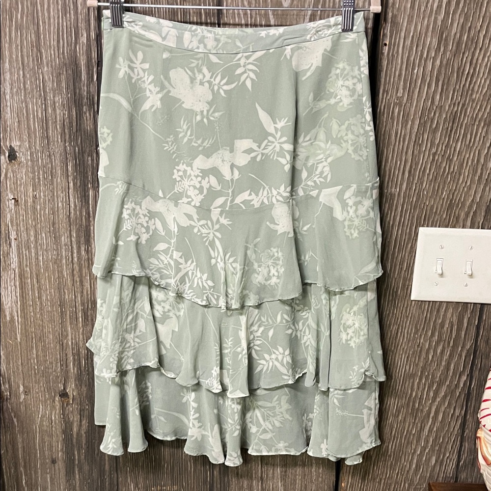 Banana Republic Sage Green Floral Tiered Ruffle Skirt - Picture 3 of 3